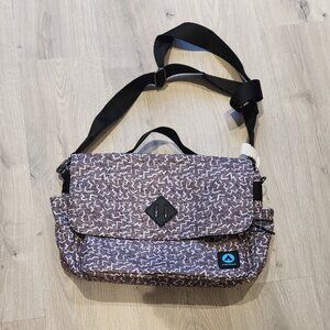 Airwalk Messenger Bag NWT